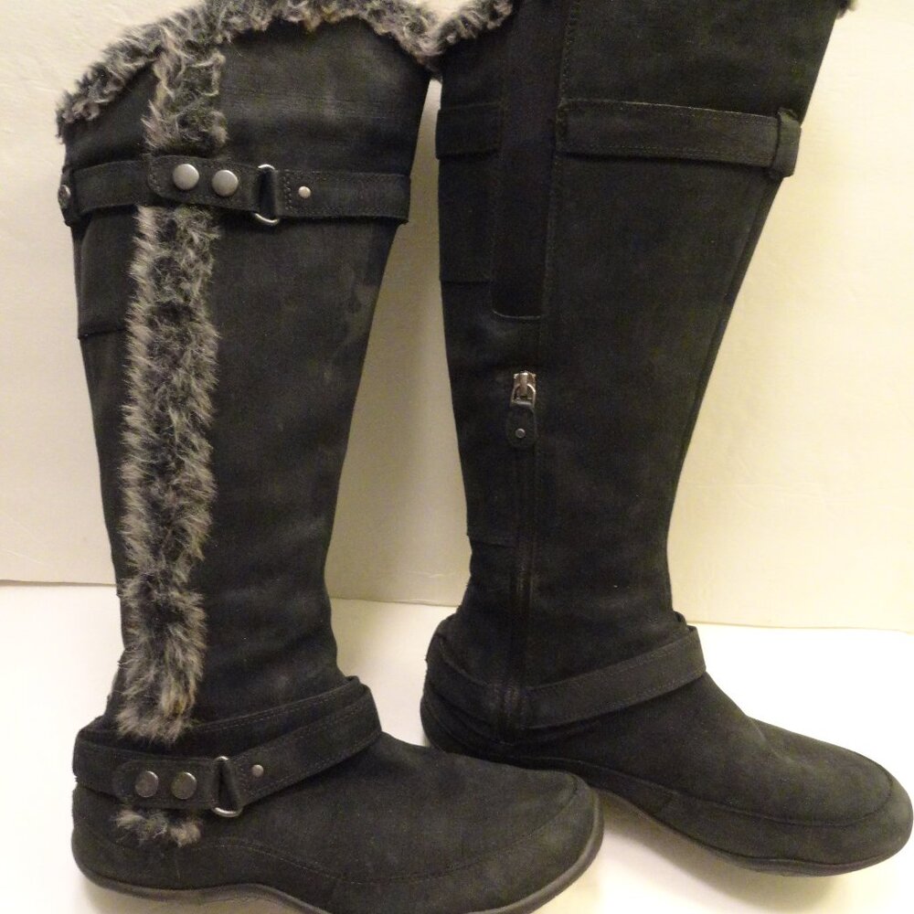 The North Face Brianna black tall boot ladies/women's size 10 zippered